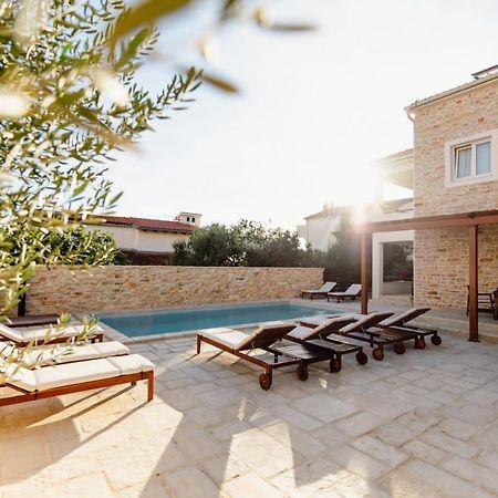 Olive Tree Apartments 沃迪切 外观 照片