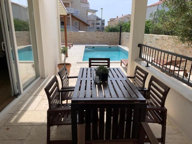 Olive Tree Apartments 沃迪切 外观 照片