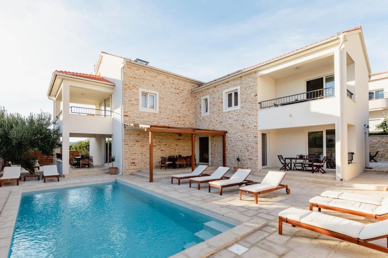 Olive Tree Apartments 沃迪切 外观 照片
