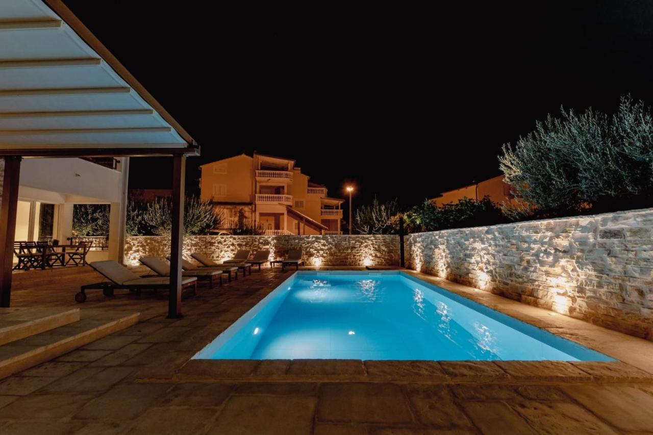 Olive Tree Apartments 沃迪切 外观 照片