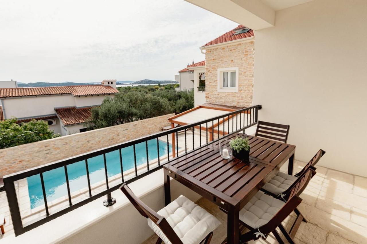 Olive Tree Apartments 沃迪切 外观 照片