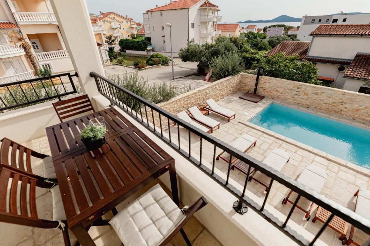 Olive Tree Apartments 沃迪切 外观 照片