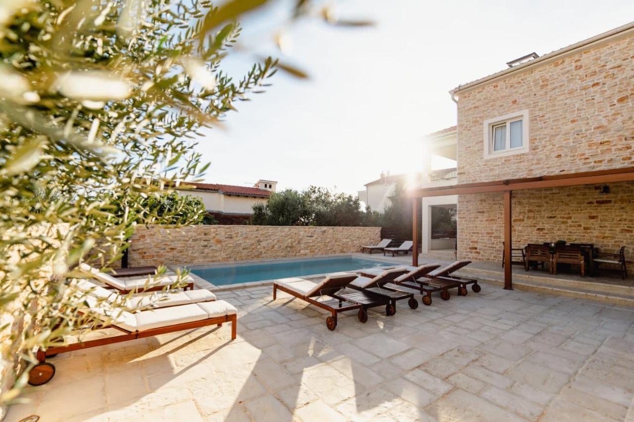 Olive Tree Apartments 沃迪切 外观 照片