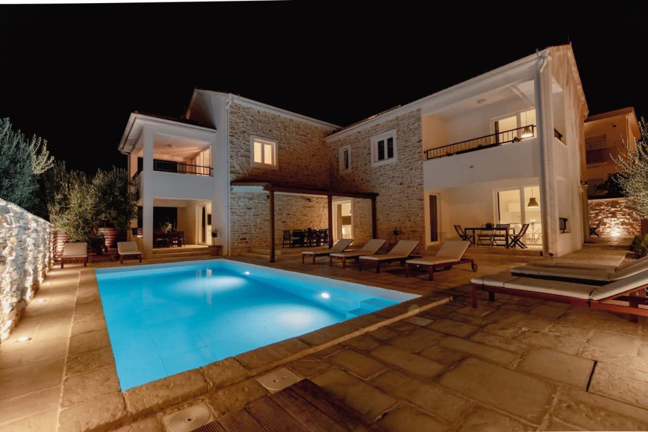 Olive Tree Apartments 沃迪切 外观 照片