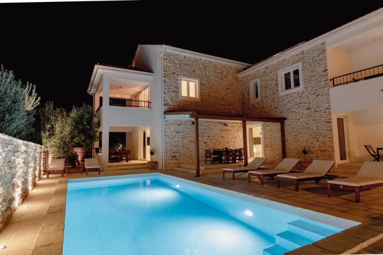 Olive Tree Apartments 沃迪切 外观 照片