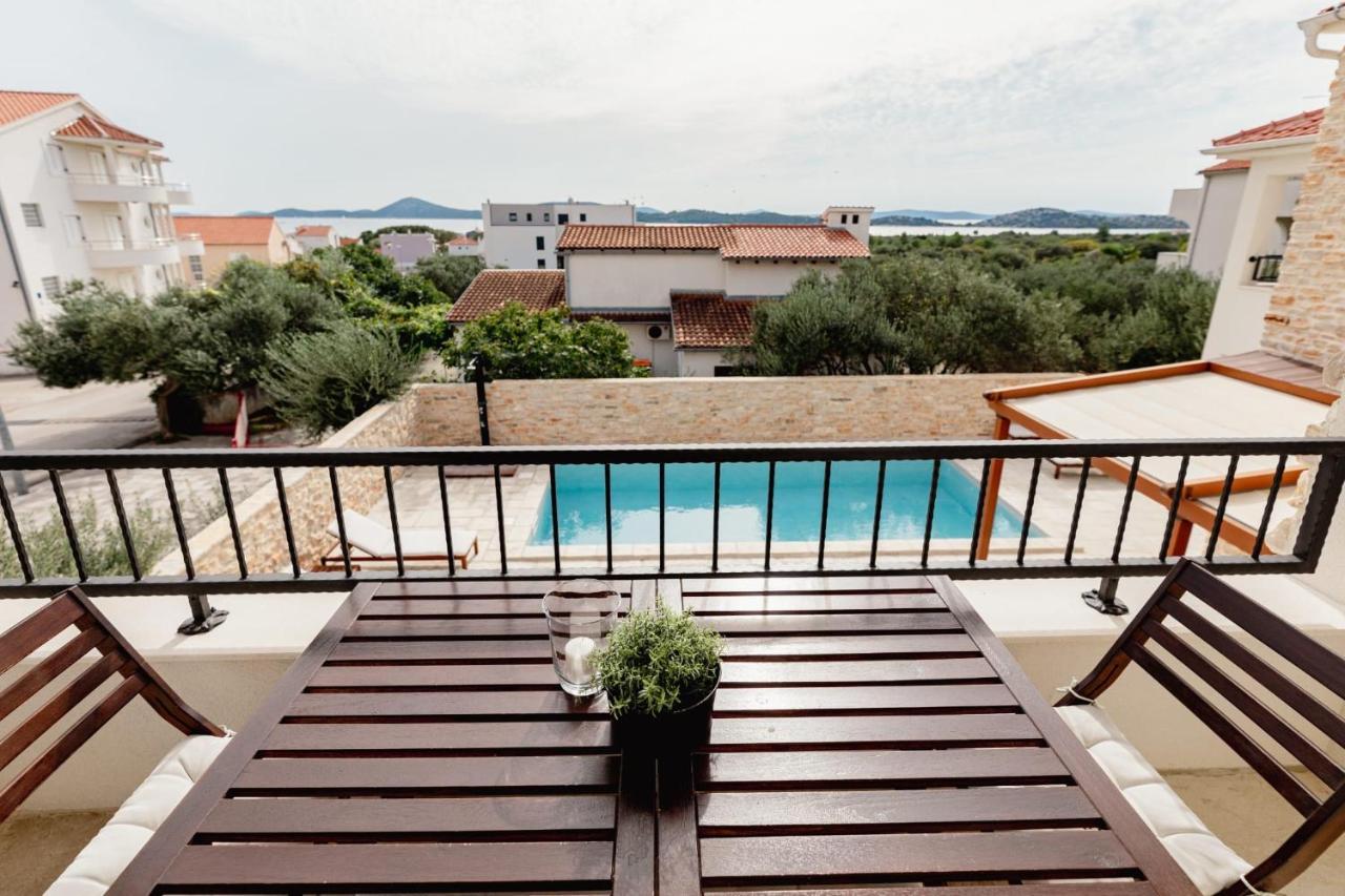 Olive Tree Apartments 沃迪切 外观 照片