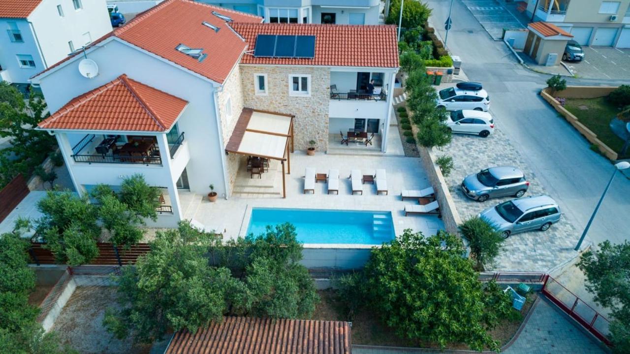 Olive Tree Apartments 沃迪切 外观 照片