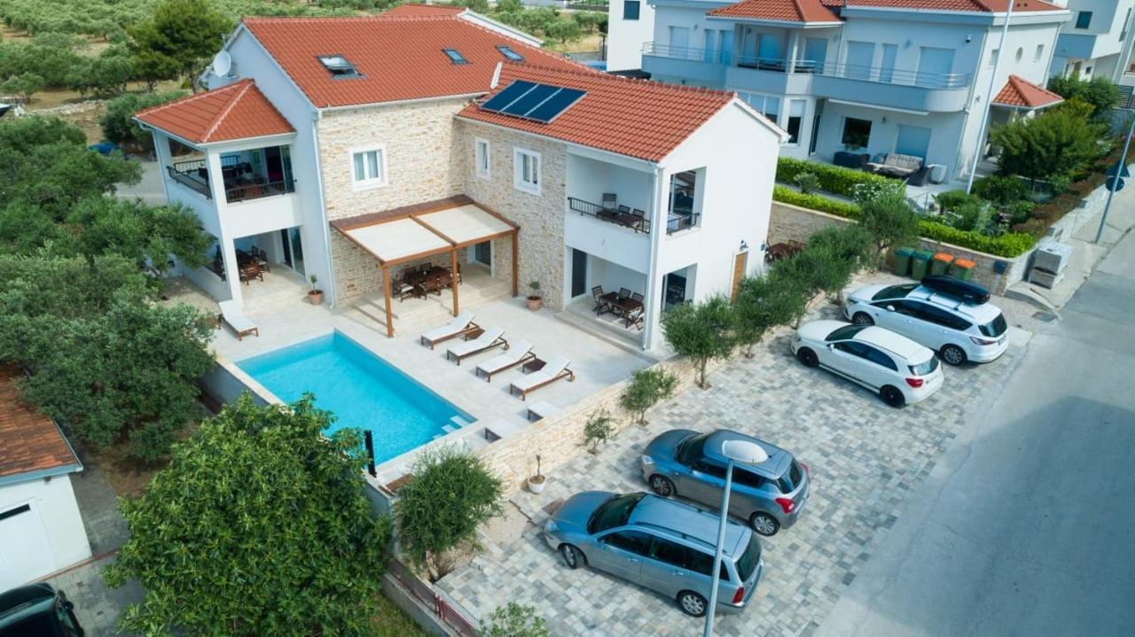 Olive Tree Apartments 沃迪切 外观 照片