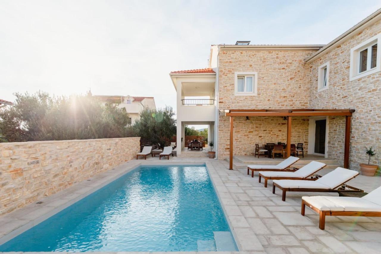 Olive Tree Apartments 沃迪切 外观 照片
