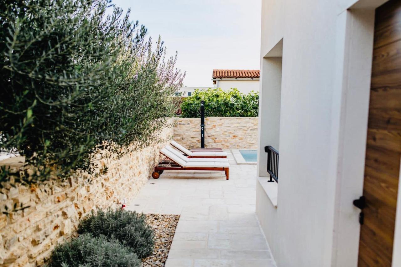 Olive Tree Apartments 沃迪切 外观 照片