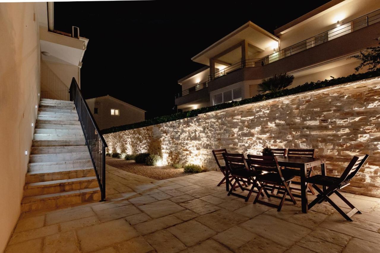 Olive Tree Apartments 沃迪切 外观 照片