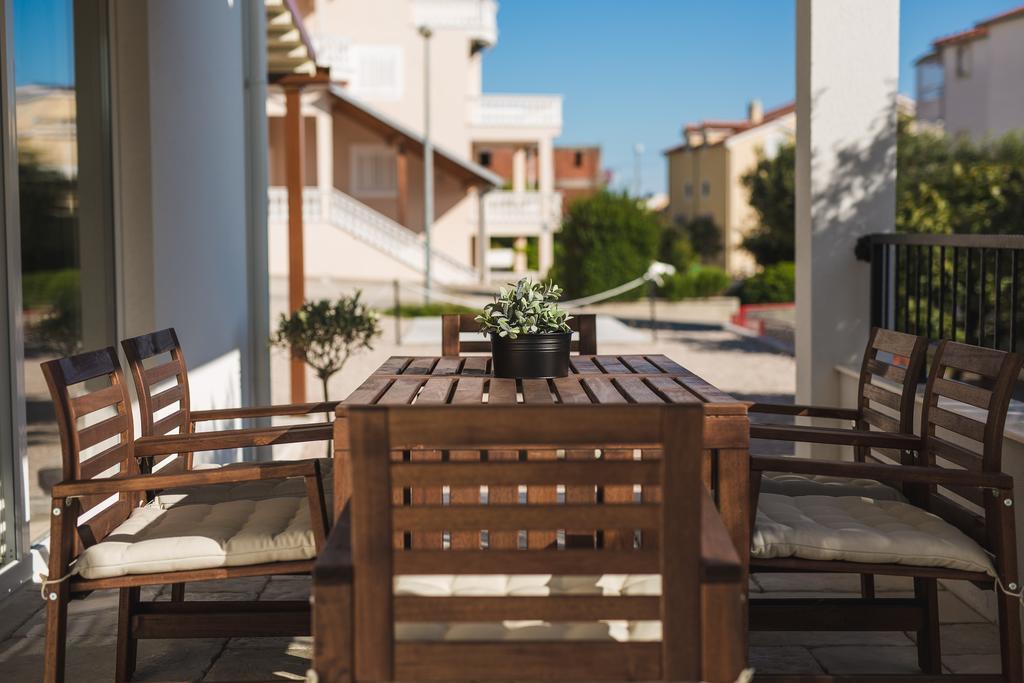 Olive Tree Apartments 沃迪切 外观 照片
