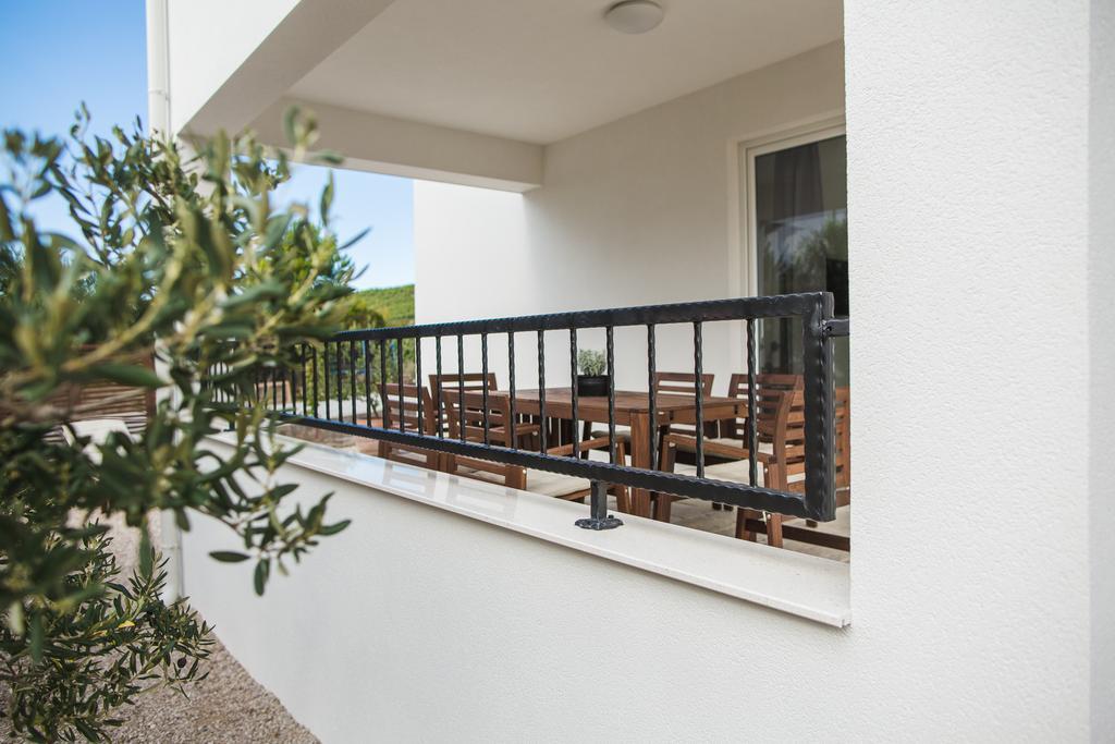 Olive Tree Apartments 沃迪切 外观 照片