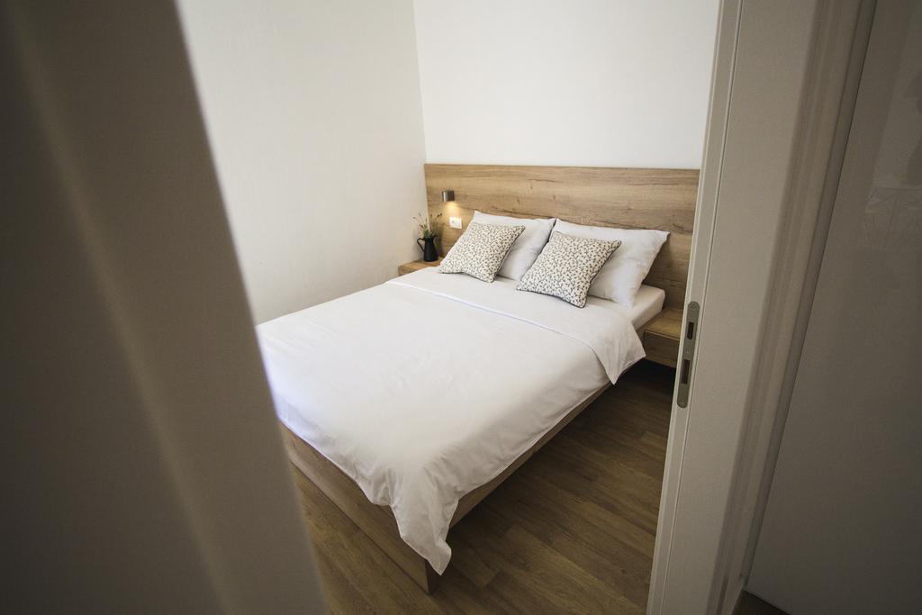 Olive Tree Apartments 沃迪切 外观 照片