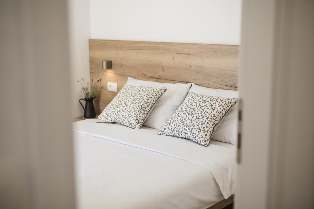 Olive Tree Apartments 沃迪切 外观 照片