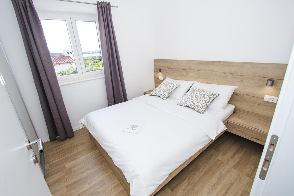 Olive Tree Apartments 沃迪切 外观 照片