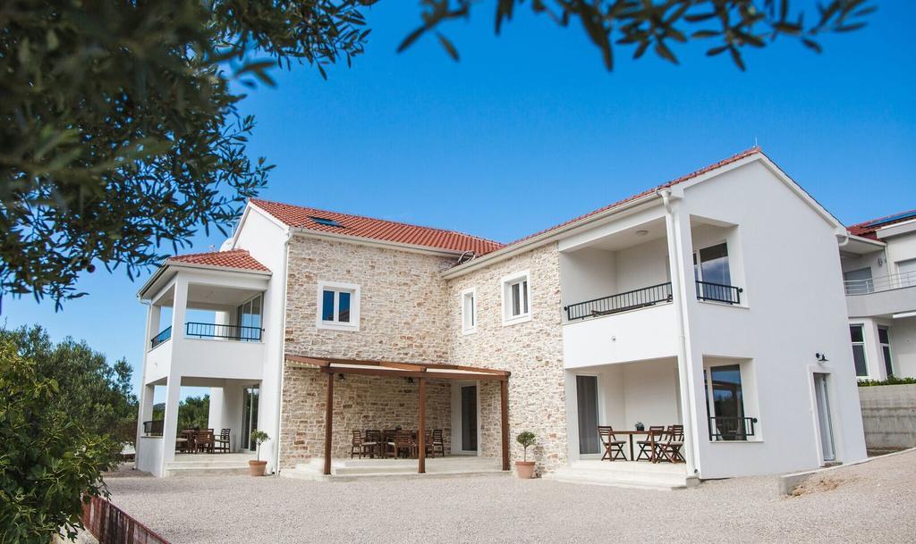 Olive Tree Apartments 沃迪切 外观 照片